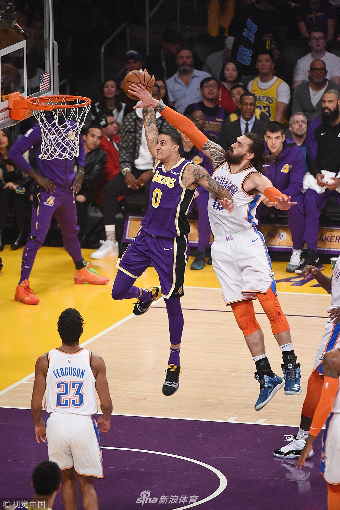 不打不相识 不打不相识